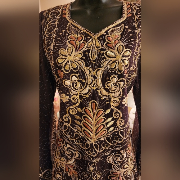 Heavily Embroided middle Eastern Kaftan - Picture 2 of 5